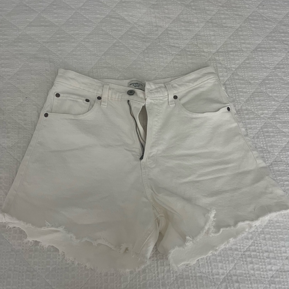 Abercrombie & Fitch White Jean The Dad Short   curve love